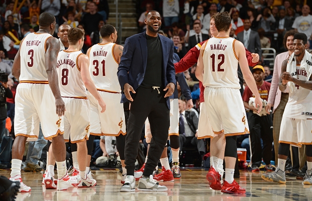 ジョン エリオットの定番アイテム『Escobar Sweatpant』を着用するレブロン・ジェイムズ。Photo by NBAE/Getty Images